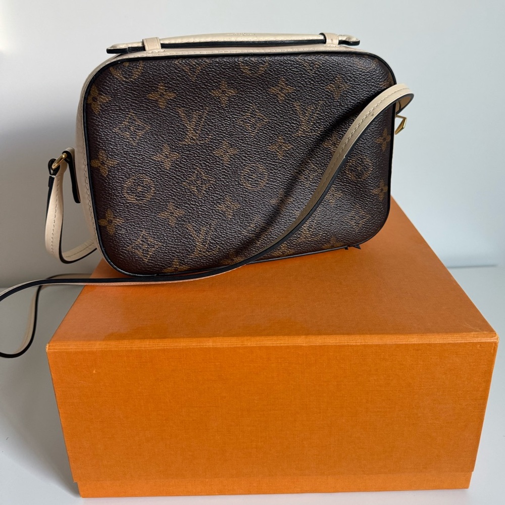 Louis Vuitton Monogram Saintonge in Creme Bag - Picture 3 of 7